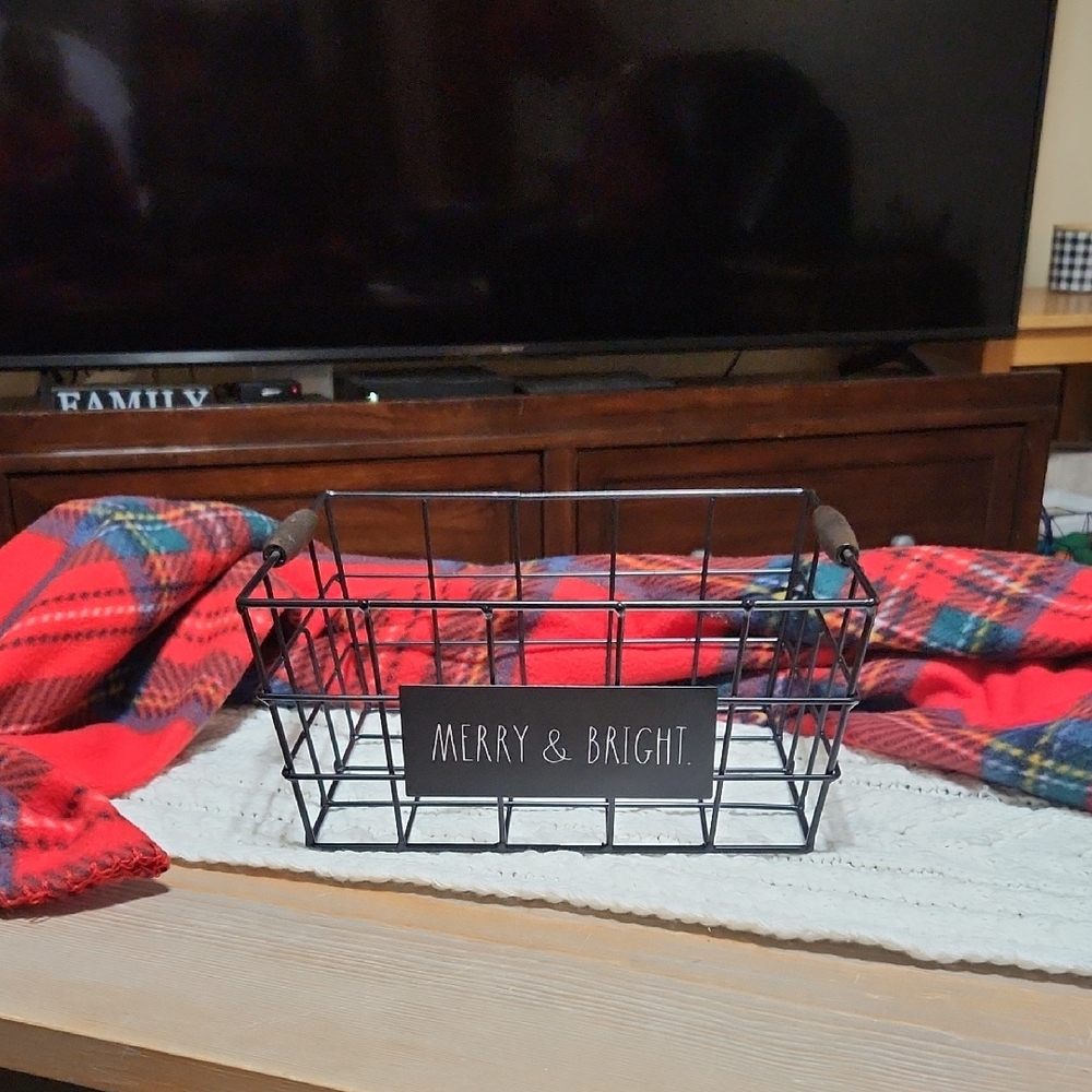 MERRY&BRIGHT METAL BASKET